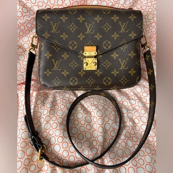 Louis Vuitton Monogram Metis Bag with 2 straps - Picture 3 of 17